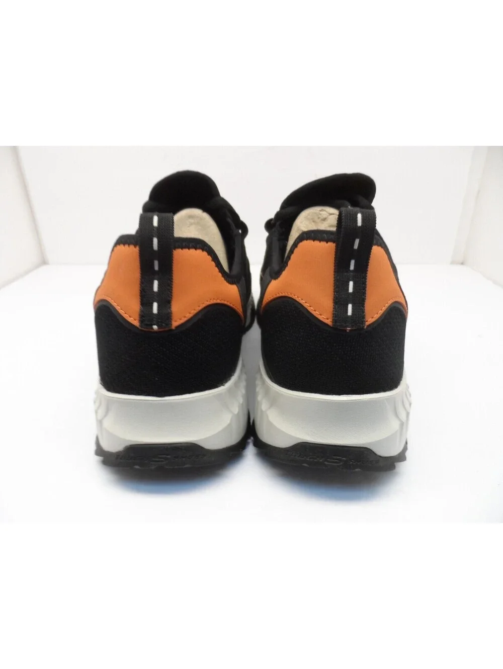 Skechers new without